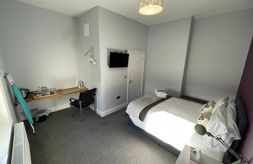 Basingstoke Hotel | Arlan House, Superb Basingstoke Hotel - Room 02