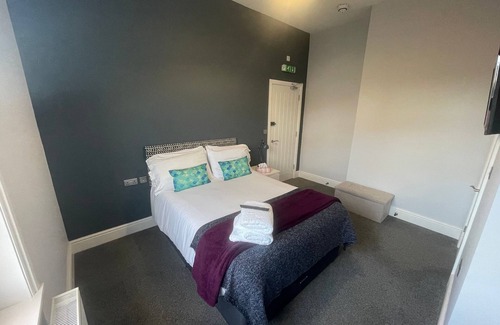 Basingstoke Hotel | Arlan House, Superb Basingstoke Hotel - Room 14