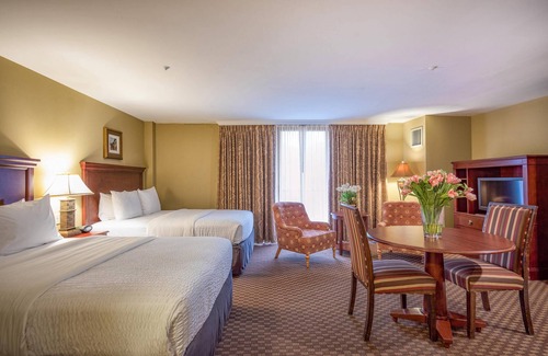 Court House Hotel | Arlington Court Suites, a Clarion Collection Hotel
