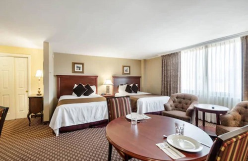 Court House Hotel | Arlington Court Suites, a Clarion Collection Hotel