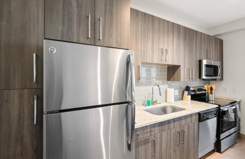Central Arlington Apartment | Arlington Designer Studio Apartment