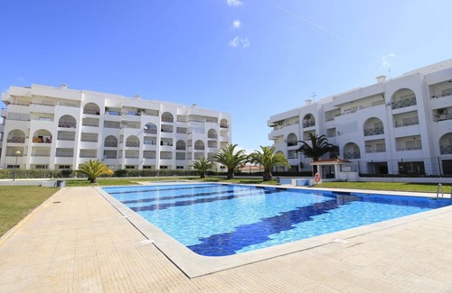 Alporchinhos Apartment | Arma O DE P RA Brightness 1 With Pool by Homing