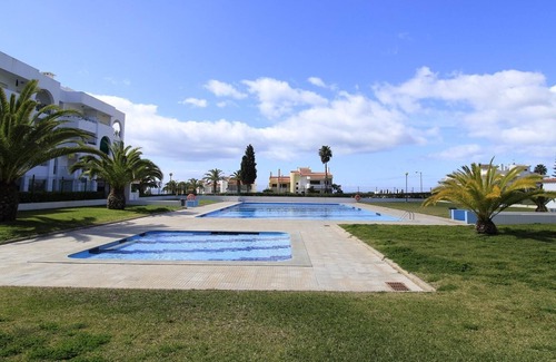Alporchinhos Apartment | Arma O DE P RA Brightness 1 With Pool by Homing