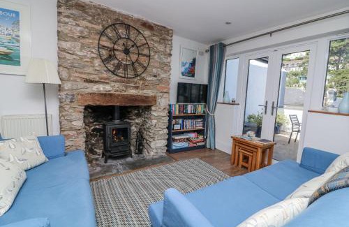 Dartmouth House | Armada Cottage