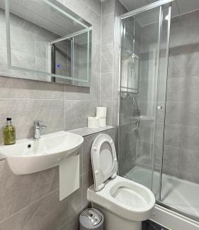 Tollcross House | Armadillo Guest House