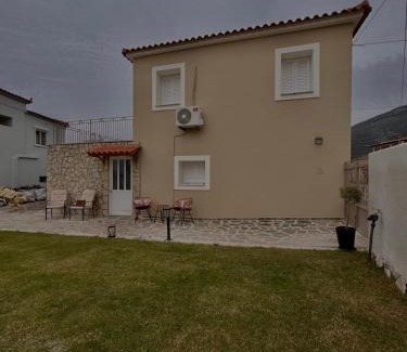 Kiparissia House | Armaison