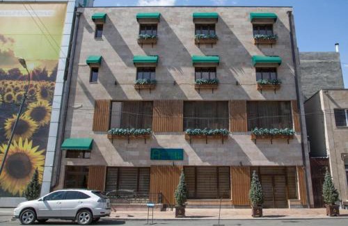 Yerevan Hotel | Armenian Inn
