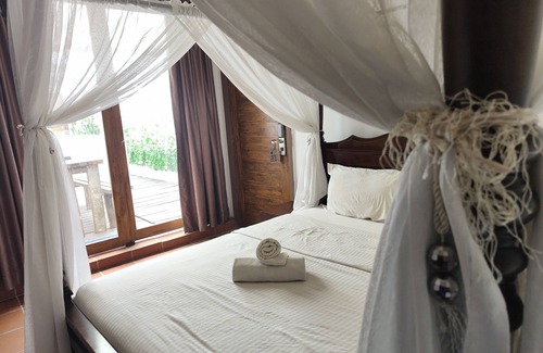 Historic George Town Hotel | Armenian Suite