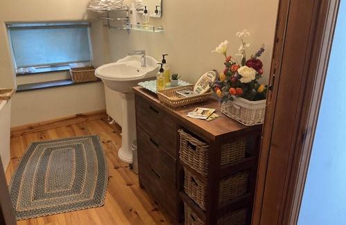 Seaton Bed & Breakfast | Armidale Cottages Bed & Breakfast