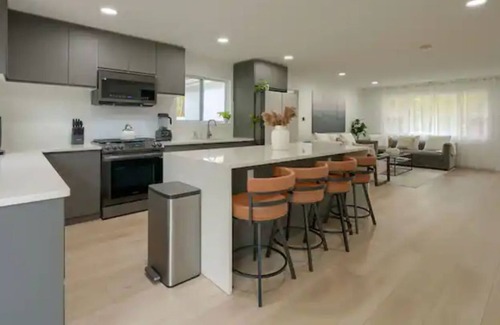 Northeast Columbus House | Armuth: Modern 4BR 3B by Airport