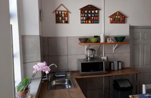 Robertson House | Arnheim Guest Cottage