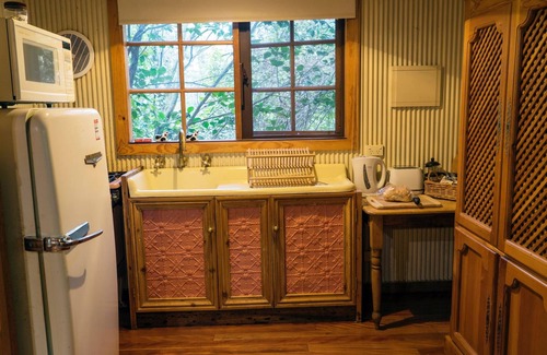 Mount Dandenong Cottage | Arnica Views