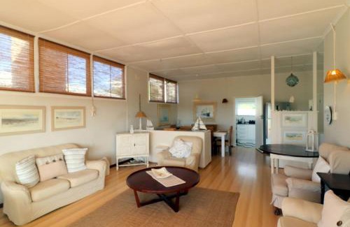 Waenhuiskrans House | Arniston Holiday Cottage