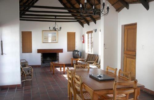 Waenhuiskrans Ski Chalet | Arniston Seaside Cottages