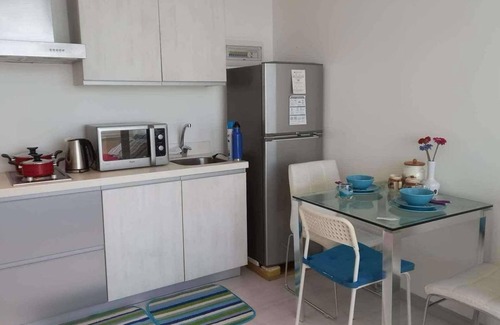 Paranaque Apartment | Arns Honesty Rm