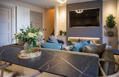 Isle of Arran House | Arran Shores Luxury Shorefront Apartment 5