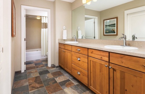Coeur d'Alene Resort | Arrow Point Resort 2bdr