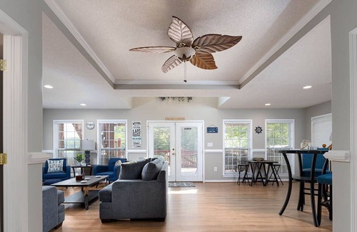 Jackson House | Arrow Point Retreat on Jackson Lake - Updated new furnishings - Amazing Sunrises