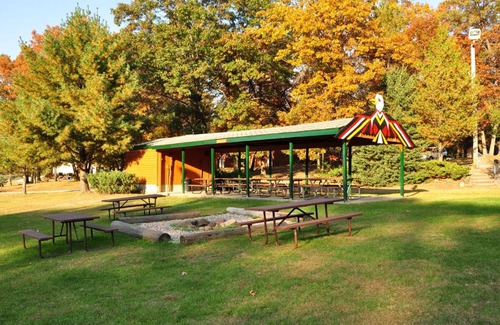 Marquette County Resort | Arrowhead Camping Resort Cabin 1