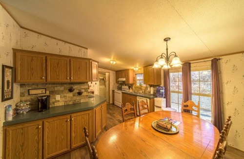 Jay House | Arrowhead Hideaway, waterfront house with a View.
