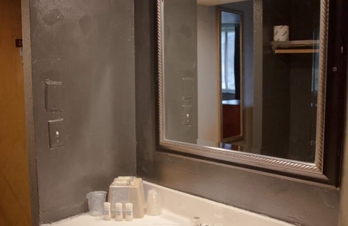 Kansas City Hotel | Arrowhead Inn