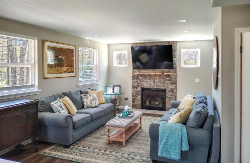 Pocono Lake House | Arrowhead Lake Access and Fire Pit Serene Cottage