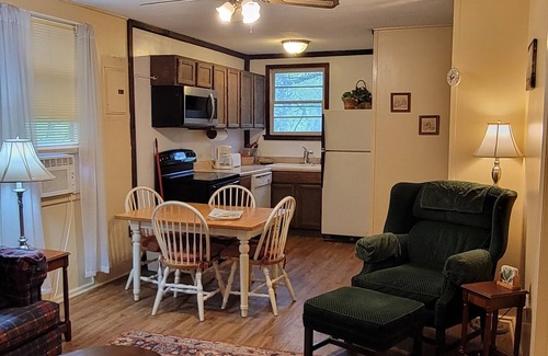 Cullowhee Cabin | Arrowmont Stables & Cabins