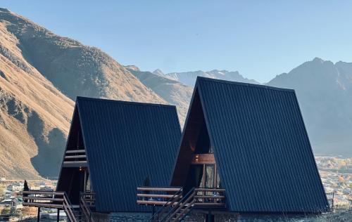 Kazbegi Ski Chalet | Arsha View
