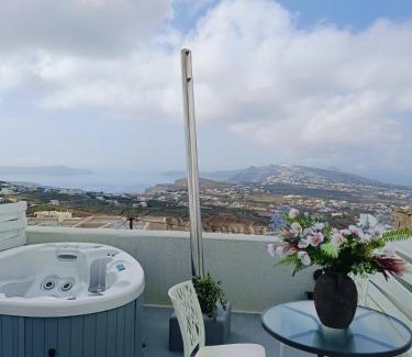 Pyrgos Apartment | Art and Sky