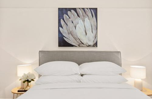 Coogee Apartment | Art Deco Coastal Living, Minutes to the Sand