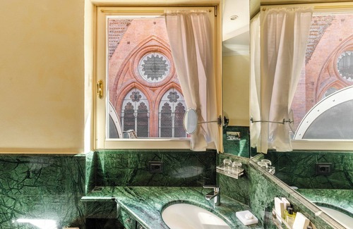 Historic Center Hotel | Art Hotel Commercianti