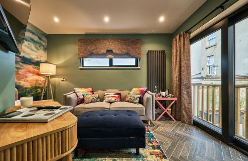 Londonderry House | Art House