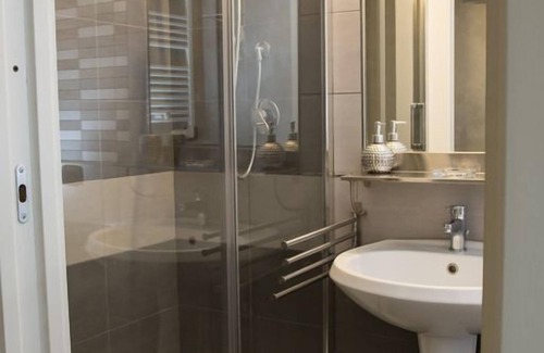 Historical Downtown Salerno Bed & Breakfast | Art In B&B