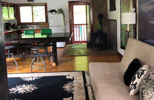 Bakersville Apartment | Art Studio Apartment in Magical Mountain Setting