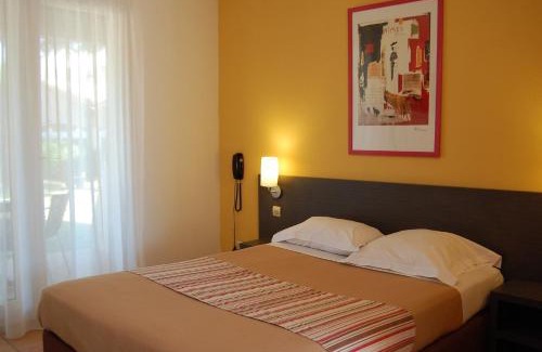 Aigues-Mortes Hotel | Artemia Aigues-Mortes - Hotel avec piscine