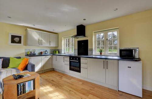 Aldborough Apartment | Artemis