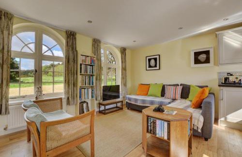 Aldborough Apartment | Artemis