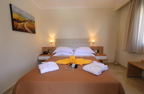 Kassandra Apartment | Artemis Plaza
