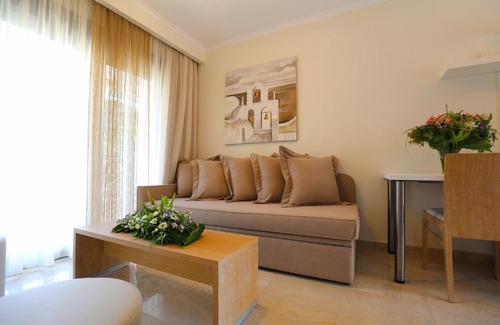 Kassandra Apartment | Artemis Plaza