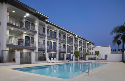 Artesia Hotel | Artesia, CA