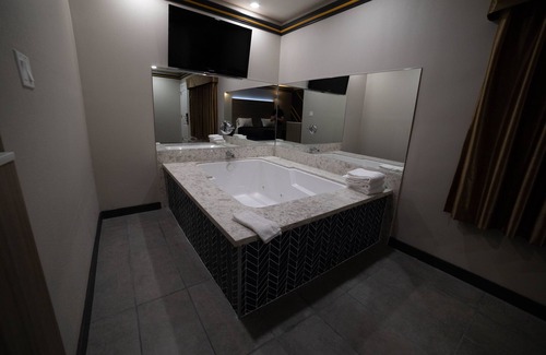 Bellflower Hotel | Artesia Motor Inn