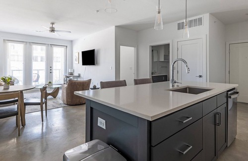 Austin Apartment | Artesian 2BD 4 - Two Bedroom Apartment, Sleeps 4