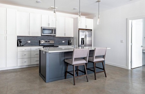 Austin Apartment | Artesian 2BD 4 - Two Bedroom Apartment, Sleeps 4