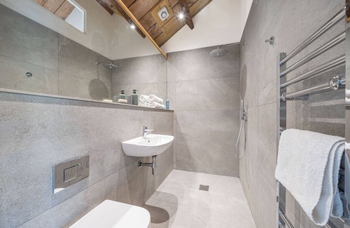 Littlebredy House | Arthouse - sleeps 2 guests in 1 bedroom