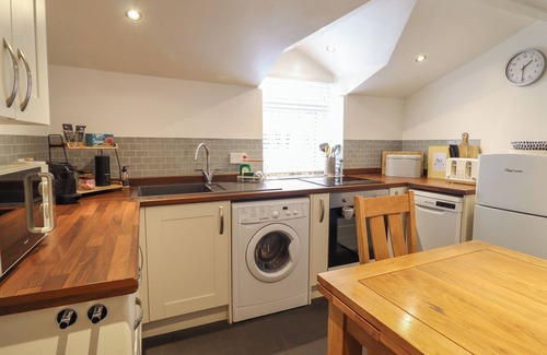 Tywyn Cottage | ARTHUR’S COTTAGE, pet friendly, character holiday cottage in Tywyn