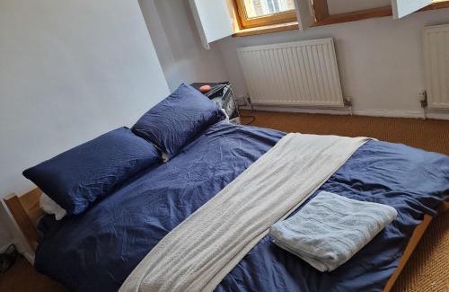 Hoxton Apartment | Artist Apartment