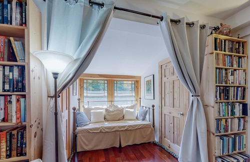 Sweden House | Artist-built home on 22 acres with ponds, woodlands, private hot tub, & firepit