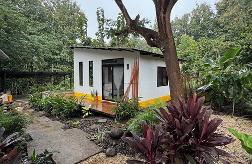 Los Pargos House | Artist-designed bungalow by the beach in Playa Negra with pool, AC, WiFi