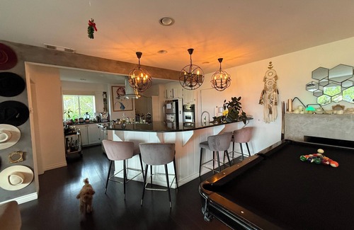 Sherman Oaks House | Artist Retreat: LA Bungalow w/Hot Tub, Pool Table & Piano - Close but Peaceful