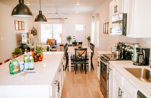Athens Apartment | Artist Retreat - Near Downtown, Stadium, Campus